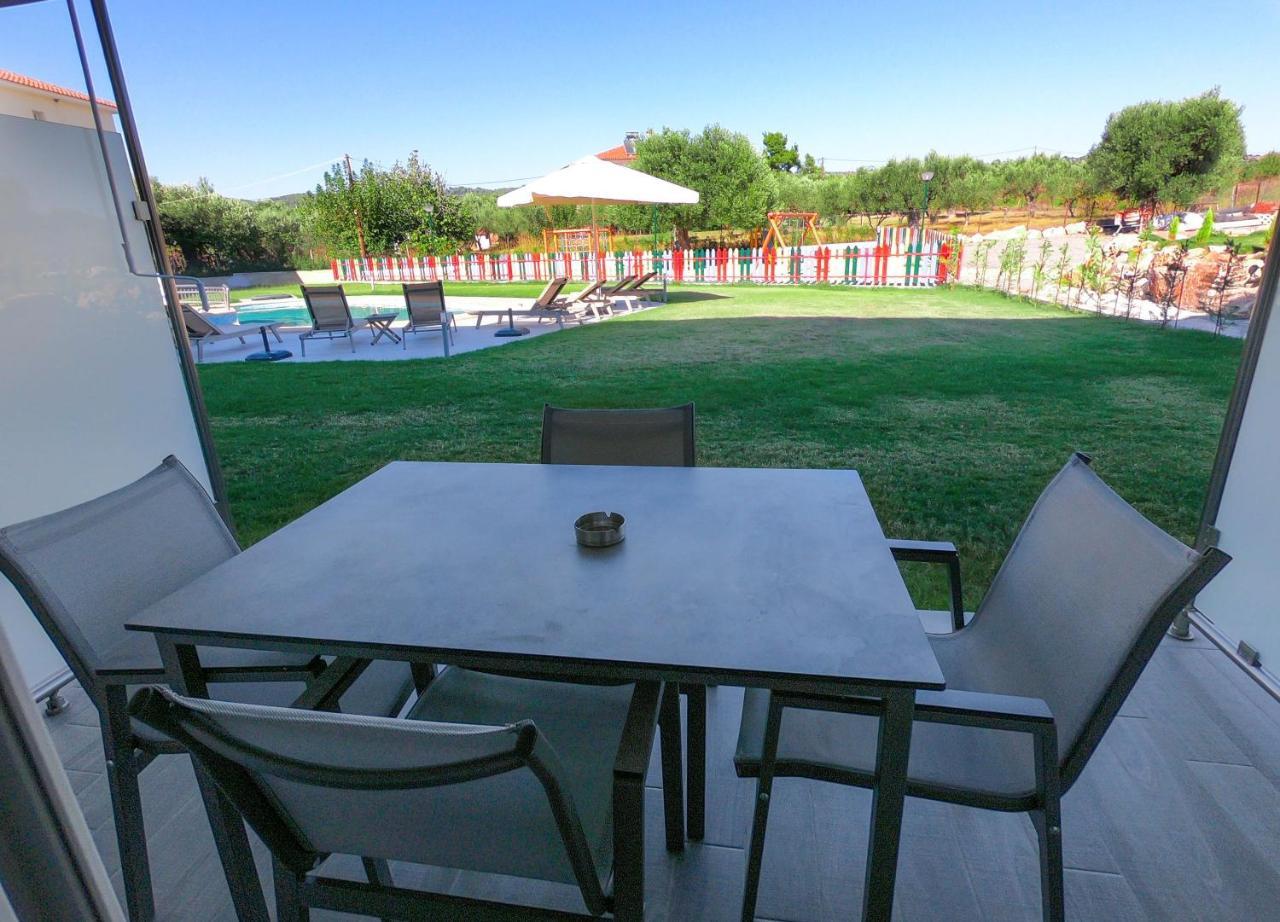 Finikas Garden Beach Resort Nikiti Exterior foto
